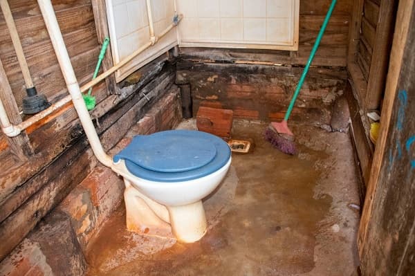 Inician construcción de 100 baños para familias vulnerables en Luque