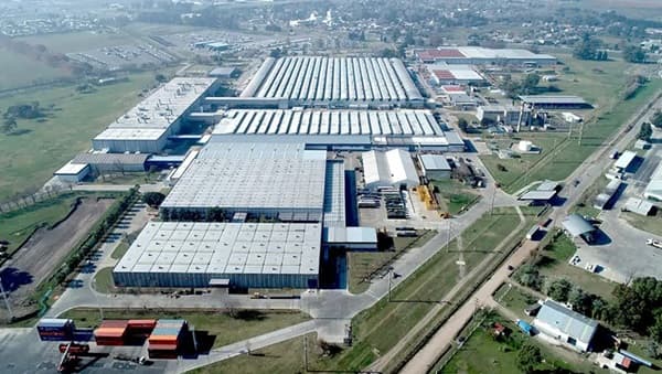 Empresas dejan Argentina y miran a Paraguay como opción