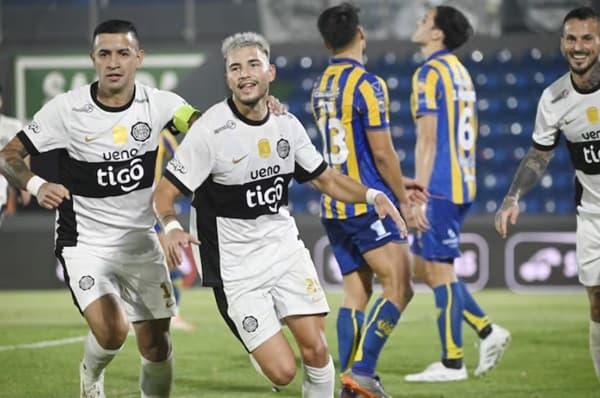 Olimpia aplasta a Luqueño 3-1 en el debut de Fabián Bustos