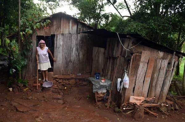 Senado pide detalles sobre baja de pobreza anunciada por Peña
