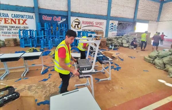 Itaipú permite violación contractual en millonaria compra de pupitres