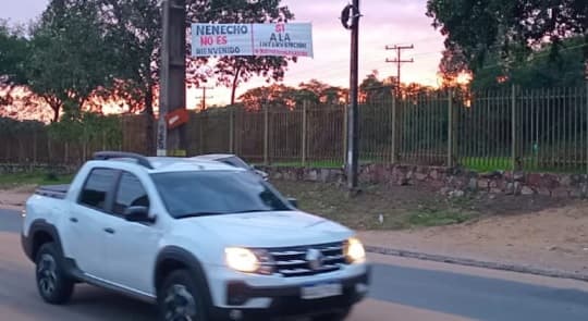 Más de 300 pasacalles contra Nenecho: exigen intervención de la Municipalidad