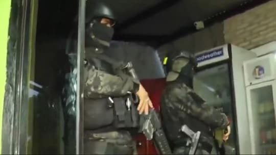 Allanan “guarida” del Clan Rotela en Lambaré y detienen a tres presuntos miembros