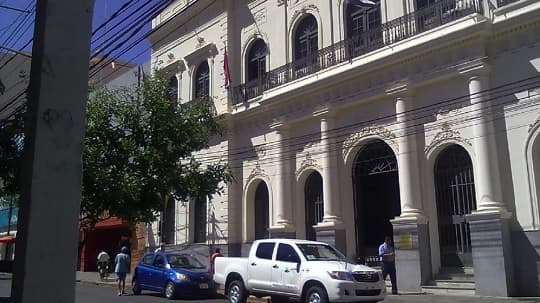 Gobierno define nuevos embajadores en medio de tensiones