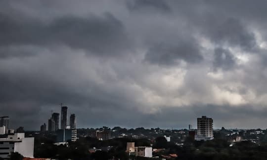 Tormentas eléctricas y leve descenso de temperatura este viernes
