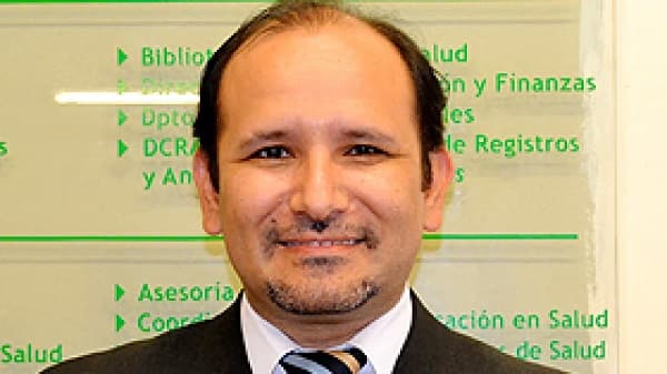 Derlis León asume la Gerencia de Salud del IPS