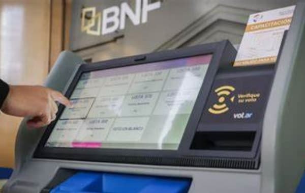 Oferentes objetan licitación de máquinas de votación en el TSJE