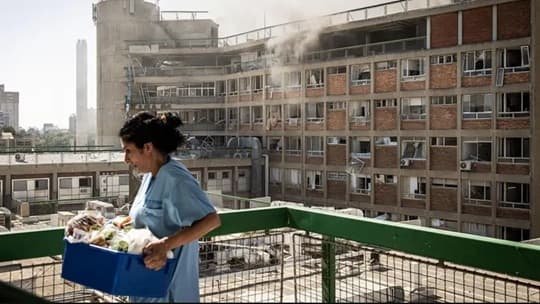 Misil iraní golpea hospital e Israel ataca reactor nuclear