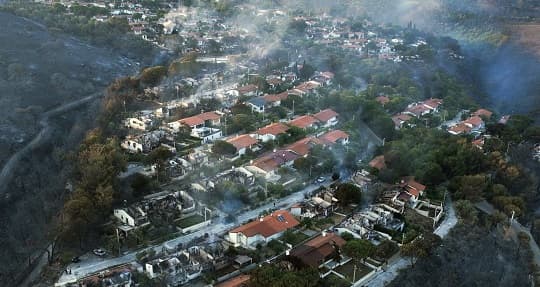 Evacúan a 50.000 personas por incendios en Turquía