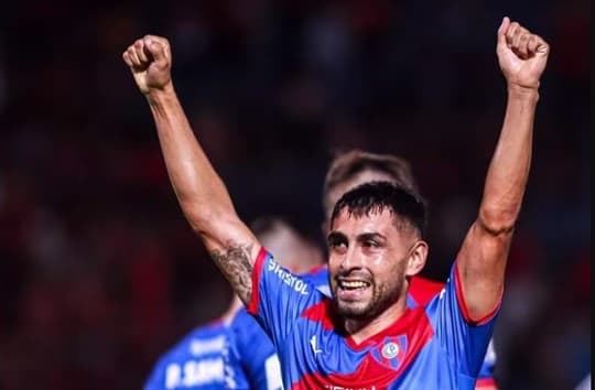 Libertad ofrece fortuna por fichar a Pachi Carrizo