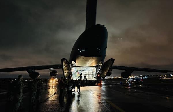 Gran avión llegó de EE.UU. con donación militar