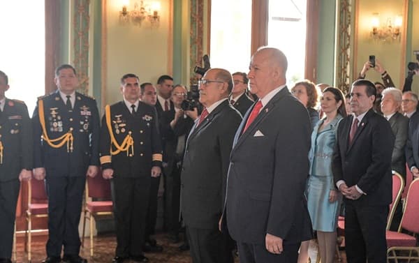 Darío Filártiga jura como nuevo embajador de Paraguay ante Taiwán