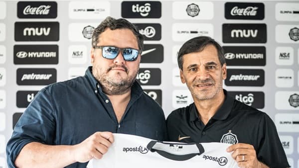 Fabián Bustos deja de ser DT de Olimpia