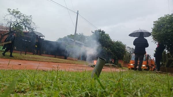 Crimen de Fernanda Benítez: Vecinos incendian casa de sospechoso y autopsia revela detalles