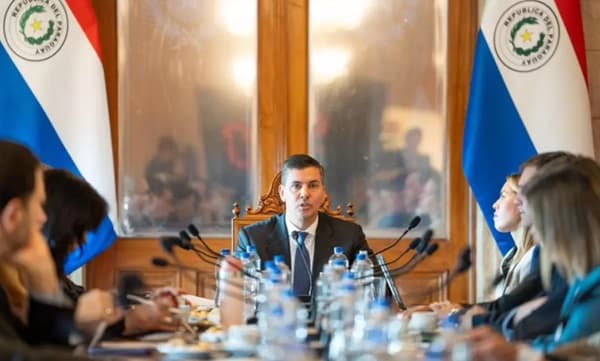 Peña exhibe fisuras en su Gabinete y lanza ultimátum