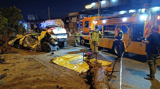 Triple choque en Luque deja un conductor fallecido
