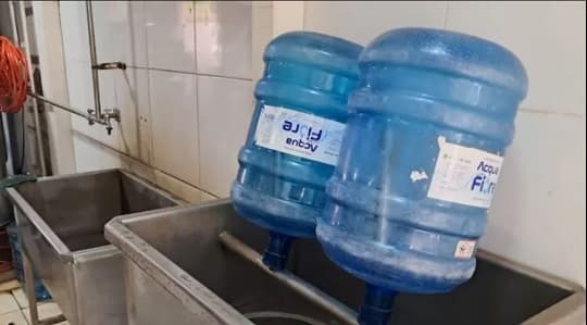 Vendían agua de la canilla como si fuera mineral