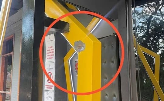 Policía disparó contra un bar tras ser rechazado por su ropa