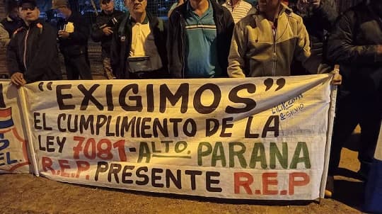 Excombatientes marchan por pago que el Estado aún no ejecuta