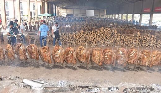 Fiesta de la Costilla reúne 5.000 kilos de asado