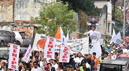 Protestan funcionarios del IPS ante posible ola de desvinculaciones