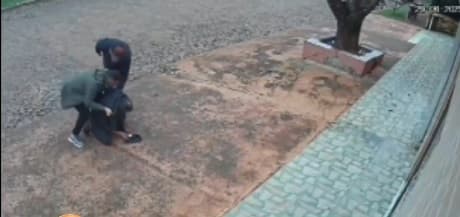 Salvan a un hombre que se atragantó con asado gracias a la maniobra de Heimlich