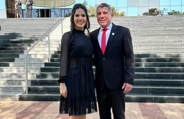 Diputado Figueredo habla de progreso; su hija gana G. 15 millones en la Cámara