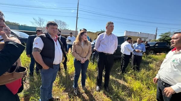 Senadora usa camioneta de Senabico para afiliaciones