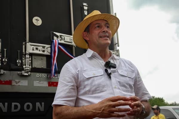 Piden investigar a ministro Carlos Giménez por desvíos en pandemia