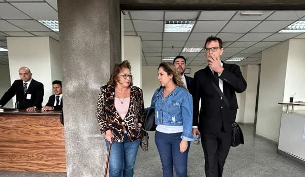 Corte da trámite a acción de esposa de RGD