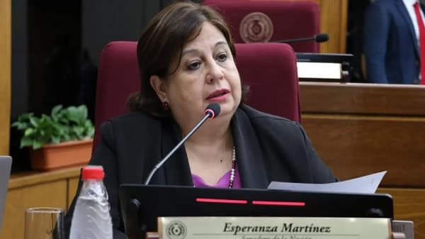 Senadoras cuestionan omisión estatal en muerte de niña madre