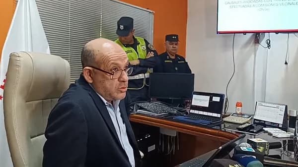 Interventor de CDE denuncia caos financiero y presión política
