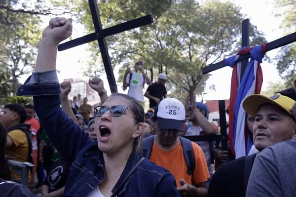 Ley del Servicio Civil genera críticas por politización