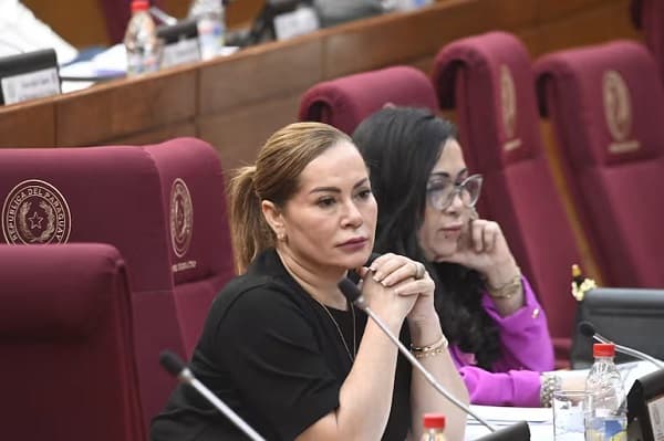 Sobrinos de Noelia Cabrera renuncian tras denuncia pública