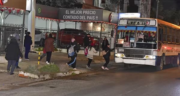 Mesa tripartita definirá el futuro del paro de transporte tras pago parcial