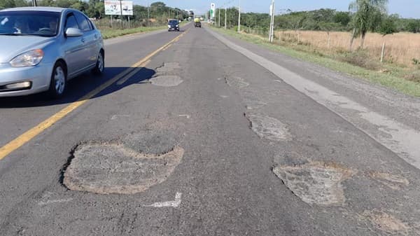 Dos consorcios compiten por duplicar la Ruta PY01