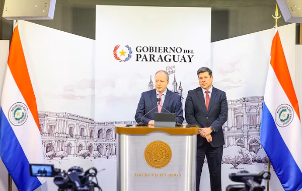 Ejecutivo presenta siete nuevas leyes económicas