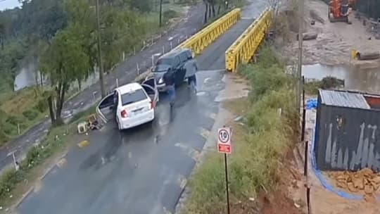 Delincuentes armados robaron a una comerciante en el puente Pararã