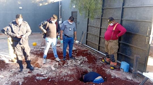 Hallan un cuerpo dentro de un tambor enterrado en Pedro Juan Caballero