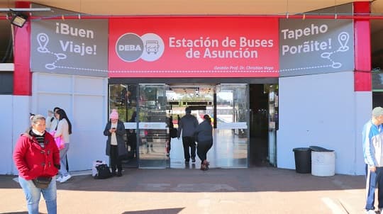 Estación de Buses incorpora pantallas, pago electrónico y tótems para pasajeros