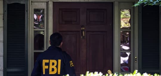 FBI allana casa y oficina de John Bolton, ex asesor de Trump