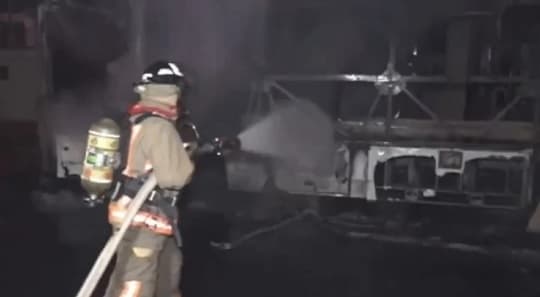 Bus se incendia en Asunción por un cortocircuito