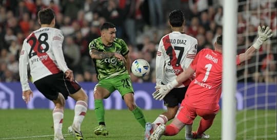 Libertad cayó en penales tras un gran partido en el Monumental