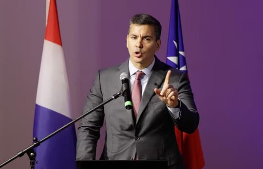 Piden juicio político contra Santiago Peña