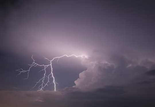 Tormentas llegan a Asunción y rige alerta en ocho departamentos