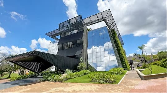 Hacker que atacó a Ueno Bank reaparece: amenaza con filtrar datos de 2 millones de clientes y apunta también a MUV