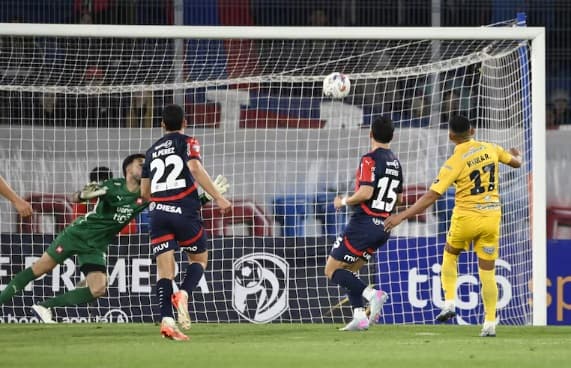 Trinidense derriba el invicto de Cerro Porteño