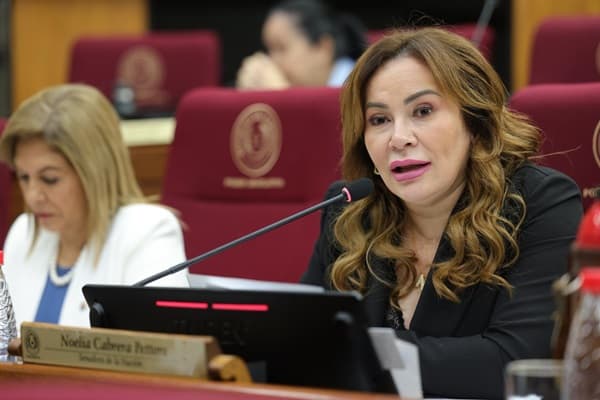 Cartismo y oposición se alinean para expulsar a Cabrera