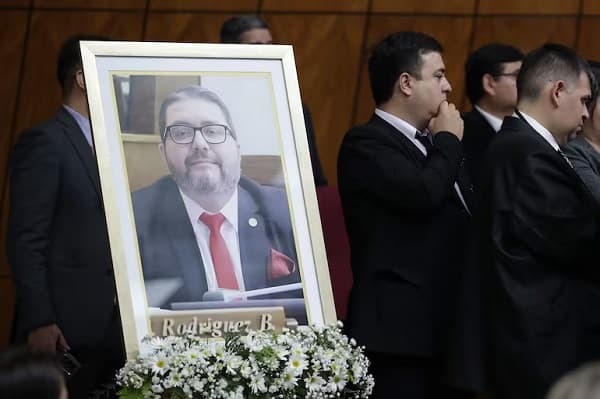 Coronel Oviedo declara duelo distrital por el fallecimiento del diputado Derlis Rodríguez