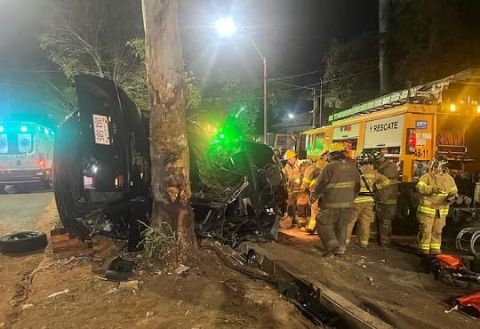 Joven muere tras volcar su camioneta en Mariscal López